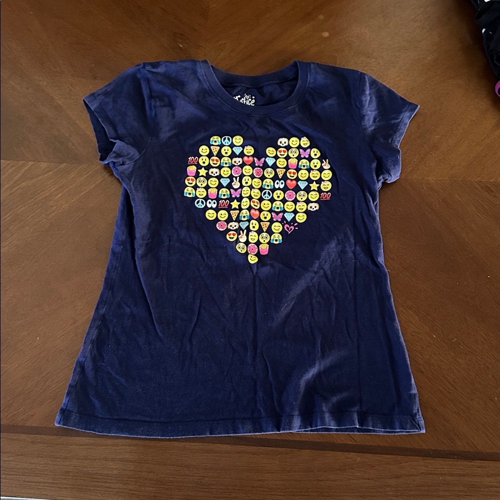 Lot of Graphic Kids T-Shirt - Picture 3 of 4